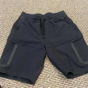 Under armour men’s shorts never worn, no tags